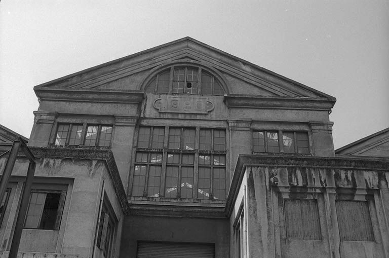 Détail de la façade de la centrale thermique de Lucy II. © Région Bourgogne-Franche-Comté, Inventaire du patrimoine