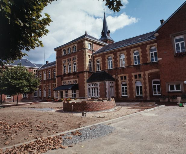 Façade postérieure de l'aile droite. © Région Bourgogne-Franche-Comté, Inventaire du patrimoine Façade postérieure de l'aile droite. © Région Bourgogne-Franche-Comté, Inventaire du patrimoine