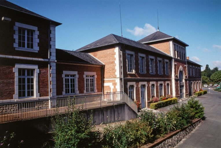 Bâtiments de service. © Région Bourgogne-Franche-Comté, Inventaire du patrimoine Bâtiments de service. © Région Bourgogne-Franche-Comté, Inventaire du patrimoine