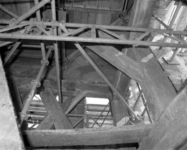 Clocher : support dans l'angle nord-est (vue prise pendant les travaux). © Région Bourgogne-Franche-Comté, Inventaire du patrimoine