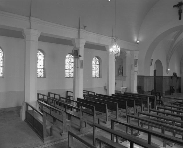Bas-côté gauche et vaisseau central de la nef. © Région Bourgogne-Franche-Comté, Inventaire du patrimoine