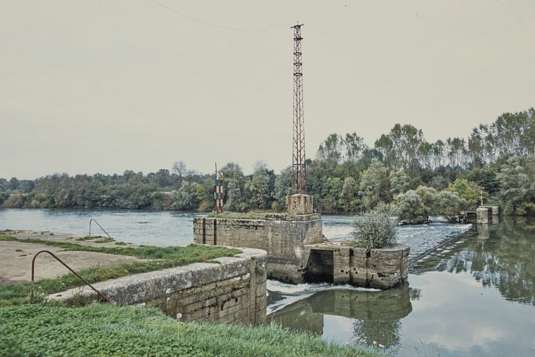 écluse barrage mobile maison © Région Bourgogne-Franche-Comté, Inventaire du patrimoine  écluse barrage mobile maison © Région Bourgogne-Franche-Comté, Inventaire du patrimoine
