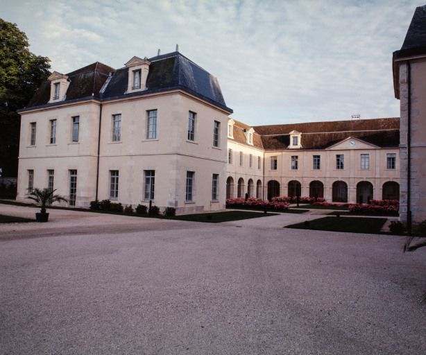 Corps central et aile droite. © Région Bourgogne-Franche-Comté, Inventaire du patrimoine