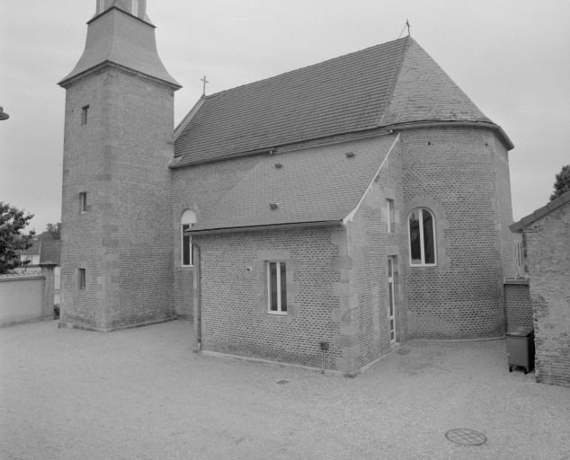 Vue d'ensemble du bâtiment, façade latérale droite. © Région Bourgogne-Franche-Comté, Inventaire du patrimoine