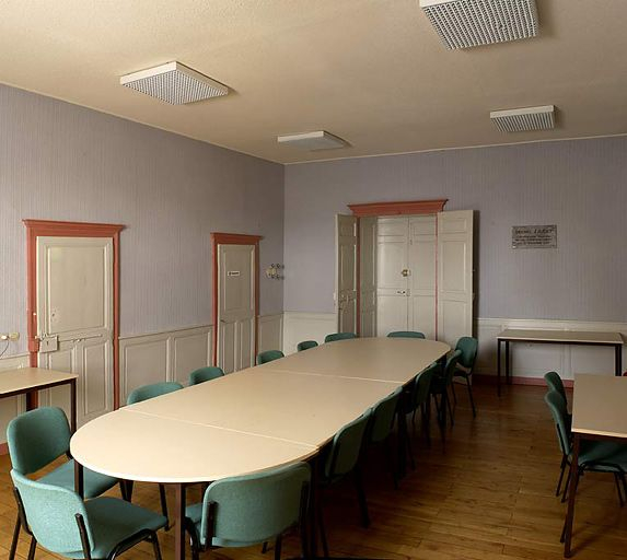 Ancien réfectoire des soeurs (aile gauche, premier étage), vue d'ensemble. © Région Bourgogne-Franche-Comté, Inventaire du patrimoine