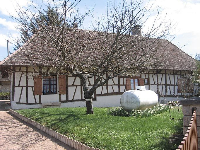 Vue d'ensemble de la façade de l'habitation. © Ecomusée de la Bresse Bourguignonne