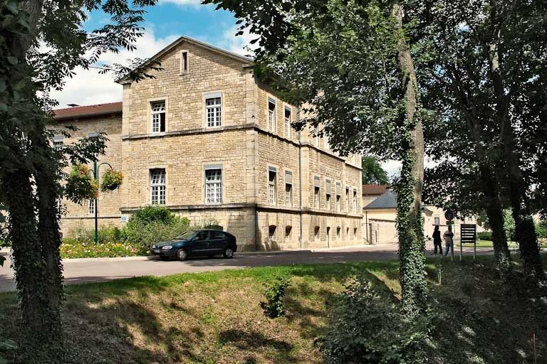 Aile est de l'asile d'aliénés et parc. © Région Bourgogne-Franche-Comté, Inventaire du patrimoine