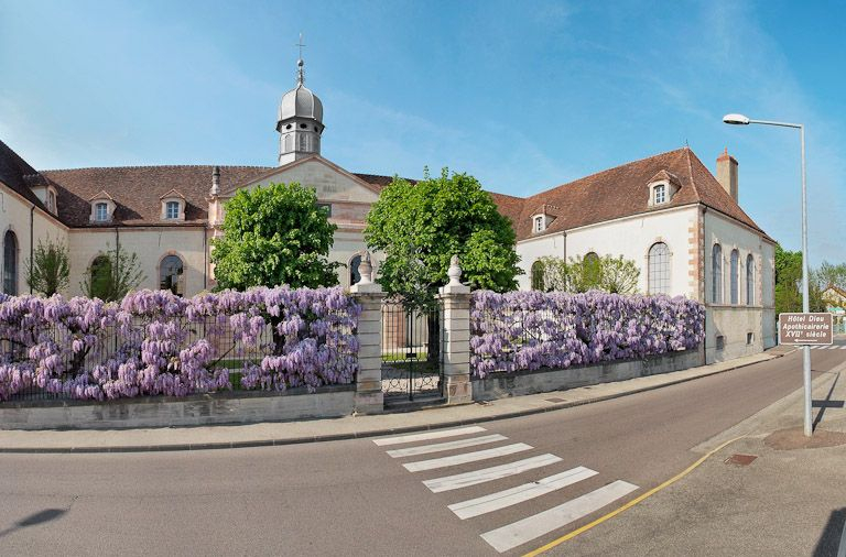 Vue d'ensemble depuis la rue du Capitaine Vic. © Région Bourgogne-Franche-Comté, Inventaire du patrimoine