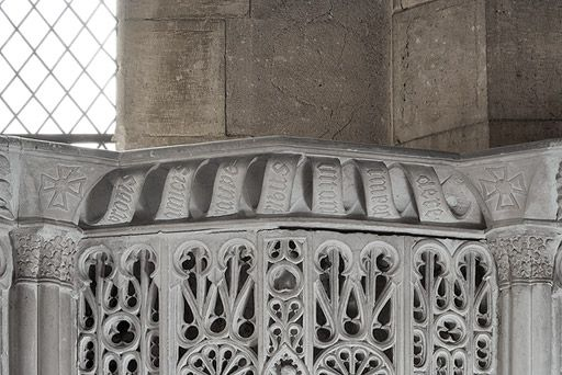 Détail du couronnement. © Région Bourgogne-Franche-Comté, Inventaire du patrimoine