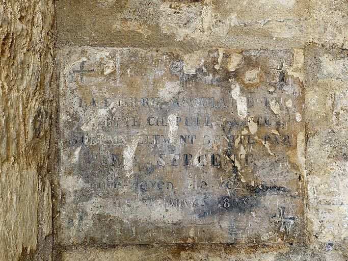 Pierre de fondation de la chapelle. © Région Bourgogne-Franche-Comté, Inventaire du patrimoine