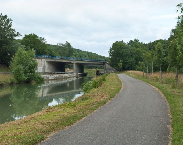 Vue d'ensemble du pont. © Région Bourgogne-Franche-Comté, Inventaire du patrimoine