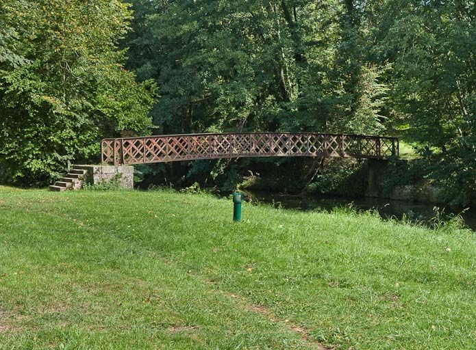Vue du pont sur rigole. © Région Bourgogne-Franche-Comté, Inventaire du patrimoine