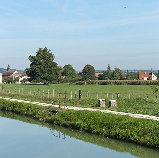Vue de l'arrivée de la rigole. © Région Bourgogne-Franche-Comté, Inventaire du patrimoine