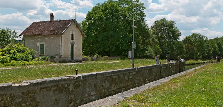 Vue d'ensemble du site d'écluse. © Région Bourgogne-Franche-Comté, Inventaire du patrimoine