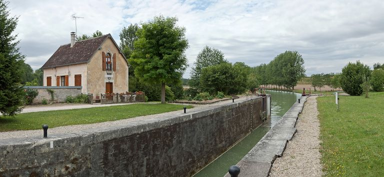 Vue d'ensemble du site d'écluse. © Région Bourgogne-Franche-Comté, Inventaire du patrimoine