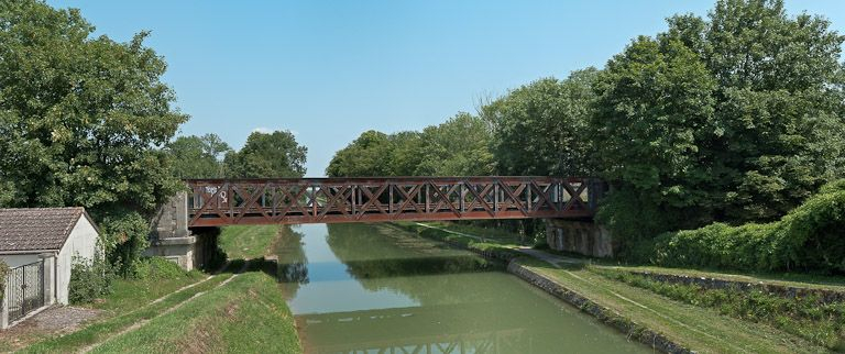 Vue du pont. © Région Bourgogne-Franche-Comté, Inventaire du patrimoine