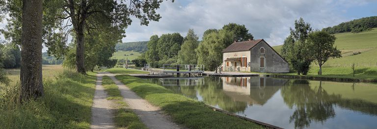 Site d'écluse vu d'amont. © Région Bourgogne-Franche-Comté, Inventaire du patrimoine