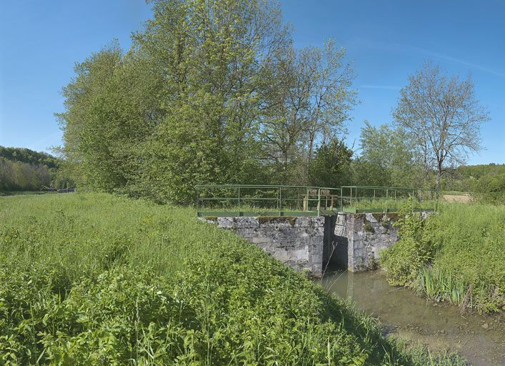 Vanne de prise d'eau. © Région Bourgogne-Franche-Comté, Inventaire du patrimoine