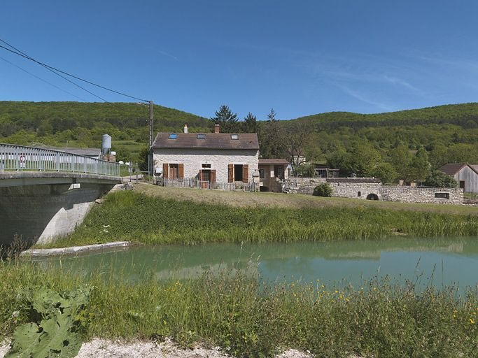 Maison de garde de face. © Région Bourgogne-Franche-Comté, Inventaire du patrimoine
