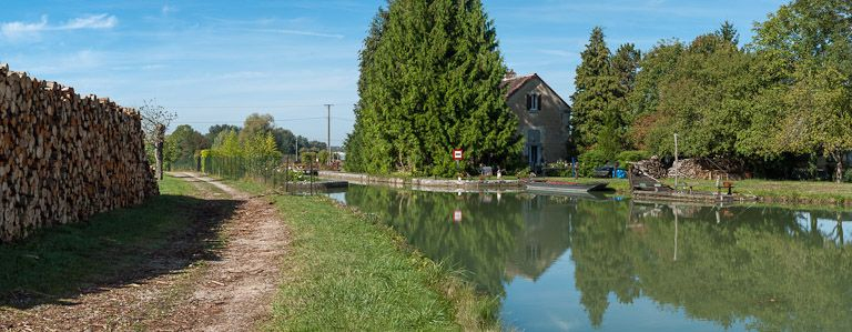 Vue d'ensemble prise d'amont. © Région Bourgogne-Franche-Comté, Inventaire du patrimoine