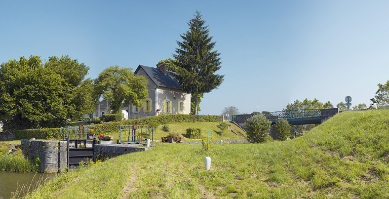 Pont sur l'écluse. © Région Bourgogne-Franche-Comté, Inventaire du patrimoine