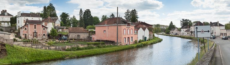Vue depuis la rive droite. © Région Bourgogne-Franche-Comté, Inventaire du patrimoine