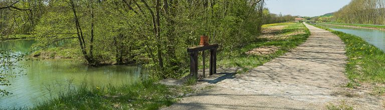 Détail de la vanne. Site d'écluse en fond. © Région Bourgogne-Franche-Comté, Inventaire du patrimoine
