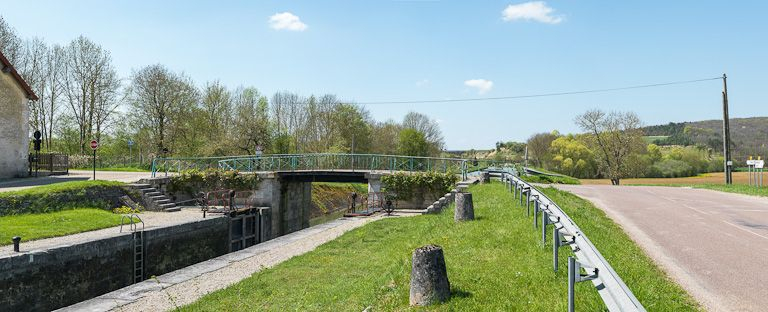 Le pont depuis le sas. © Région Bourgogne-Franche-Comté, Inventaire du patrimoine