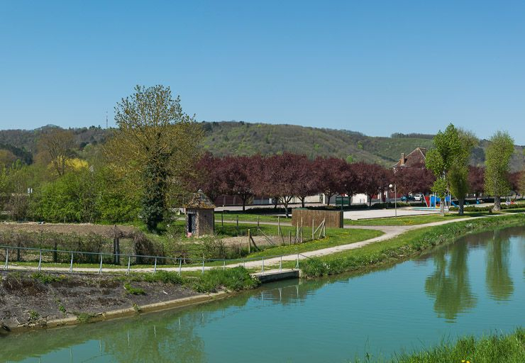 Arrivée de la rigole d'alimentation en aval du pont sur écluse 95Y. © Région Bourgogne-Franche-Comté, Inventaire du patrimoine