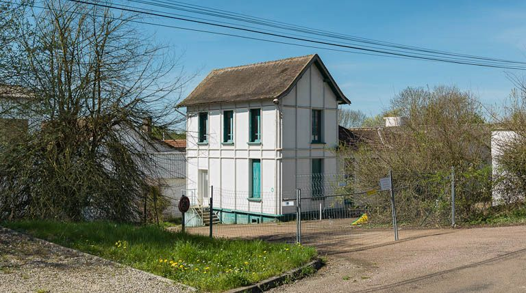 Détail d'un bâtiment de l'entre-deux-guerres. © Région Bourgogne-Franche-Comté, Inventaire du patrimoine