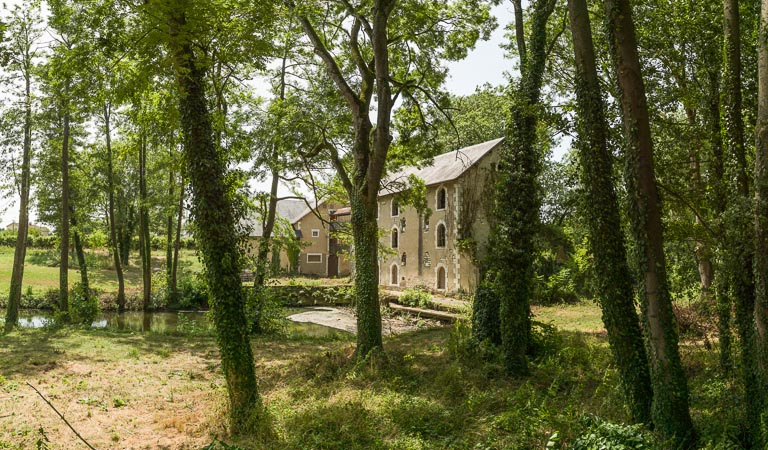 Vue d'ensemble du moulin. © Région Bourgogne-Franche-Comté, Inventaire du patrimoine