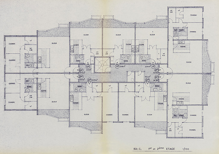 Opération de 132 logements : bâtiment C, plan du premier et du deuxième étages ; F. Martin Lavigne, D. Chenut, O. Senly, septembre 1979. (Archives municipales Cosne-Cours-sur-Loire, 200 W 115 - PC 684) © Région Bourgogne-Franche-Comté, Inventaire du patrimoine