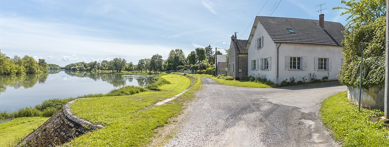 digue © Région Bourgogne-Franche-Comté, Inventaire du patrimoine  digue © Région Bourgogne-Franche-Comté, Inventaire du patrimoine