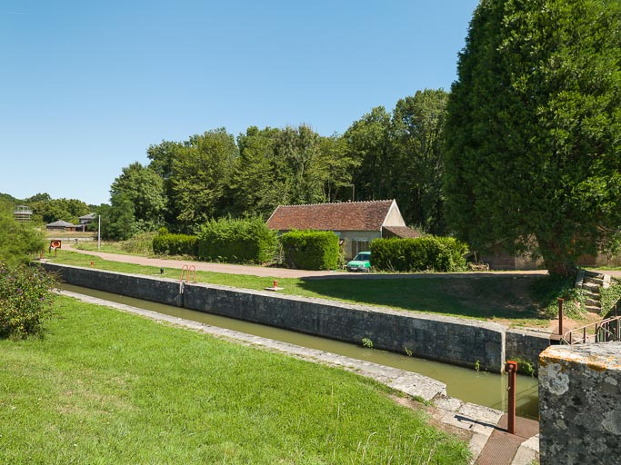 Vue du site d'écluse. © Région Bourgogne-Franche-Comté, Inventaire du patrimoine