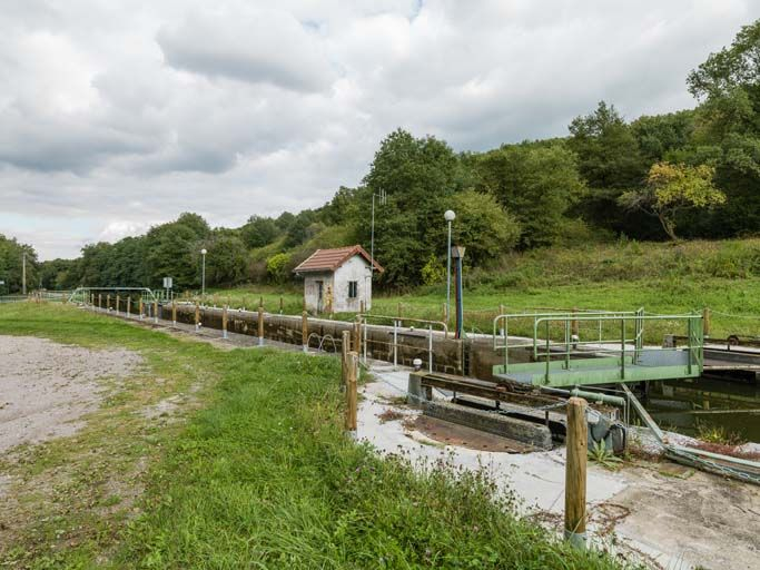 Vue d'ensemble du site d'écluse. © Région Bourgogne-Franche-Comté, Inventaire du patrimoine