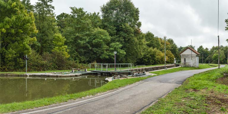 Vue d'ensemble du site d'écluse. © Région Bourgogne-Franche-Comté, Inventaire du patrimoine