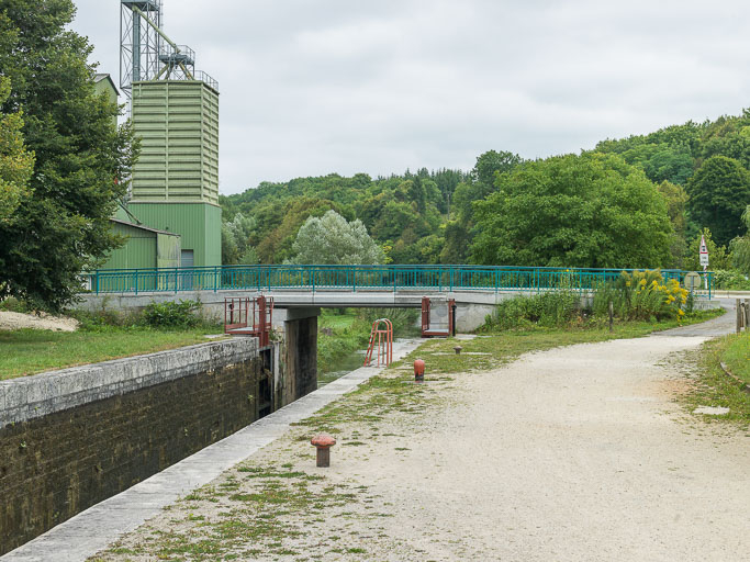 Vue d'ensemble du pont. © Région Bourgogne-Franche-Comté, Inventaire du patrimoine