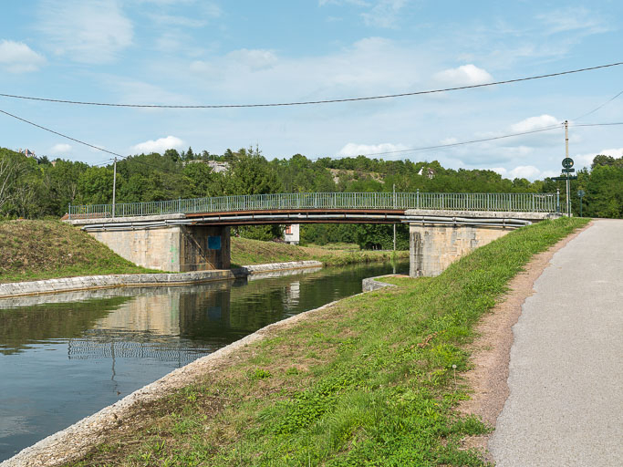 Vue d'ensemble du pont. © Région Bourgogne-Franche-Comté, Inventaire du patrimoine