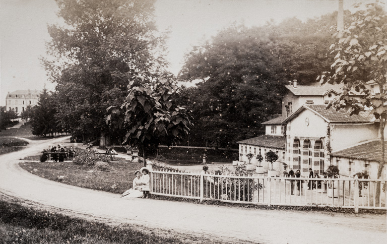 établissement thermal © Région Bourgogne-Franche-Comté, Inventaire du patrimoine