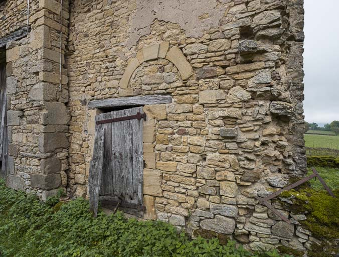 ensemble castral © Région Bourgogne-Franche-Comté, Inventaire du patrimoine ensemble castral © Région Bourgogne-Franche-Comté, Inventaire du patrimoine
