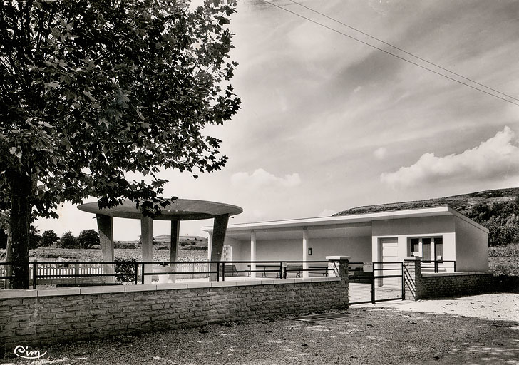 Parc des sources avec son kiosque de dégustation, état vers 1961. © Région Bourgogne-Franche-Comté, Inventaire du patrimoine Parc des sources avec son kiosque de dégustation, état vers 1961. © Région Bourgogne-Franche-Comté, Inventaire du patrimoine