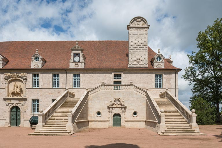 écurie © Région Bourgogne-Franche-Comté, Inventaire du patrimoine écurie © Région Bourgogne-Franche-Comté, Inventaire du patrimoine