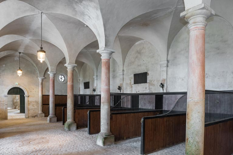 écurie © Région Bourgogne-Franche-Comté, Inventaire du patrimoine écurie © Région Bourgogne-Franche-Comté, Inventaire du patrimoine