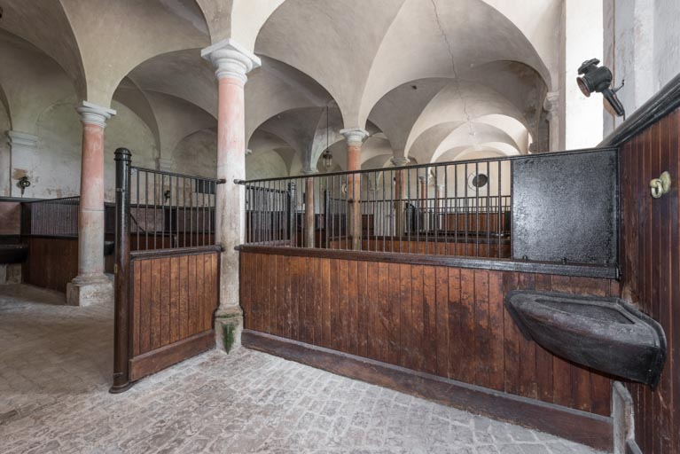 écurie © Région Bourgogne-Franche-Comté, Inventaire du patrimoine écurie © Région Bourgogne-Franche-Comté, Inventaire du patrimoine