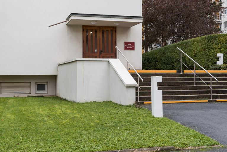 temple porte parvis escalier © Région Bourgogne-Franche-Comté, Inventaire du patrimoine  temple porte parvis escalier © Région Bourgogne-Franche-Comté, Inventaire du patrimoine