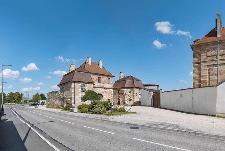  fortification d'agglomération porte de ville © Région Bourgogne-Franche-Comté, Inventaire du patrimoine