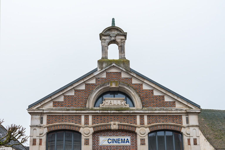 halle cinéma © Région Bourgogne-Franche-Comté, Inventaire du patrimoine  halle cinéma © Région Bourgogne-Franche-Comté, Inventaire du patrimoine