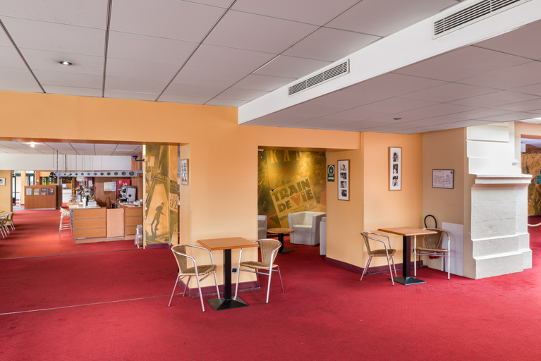 brasserie (restaurant) salle des fêtes salle de spectacle cinéma © Région Bourgogne-Franche-Comté, Inventaire du patrimoine  brasserie (restaurant) salle des fêtes salle de spectacle cinéma © Région Bourgogne-Franche-Comté, Inventaire du patrimoine