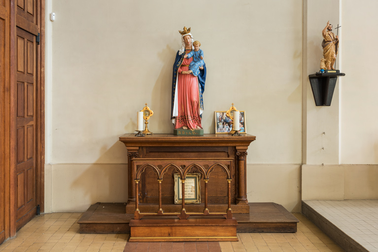  église chapelle autel agenouilloir © Région Bourgogne-Franche-Comté, Inventaire du patrimoine