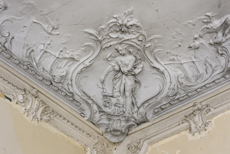 plafond © Région Bourgogne-Franche-Comté, Inventaire du patrimoine  plafond © Région Bourgogne-Franche-Comté, Inventaire du patrimoine